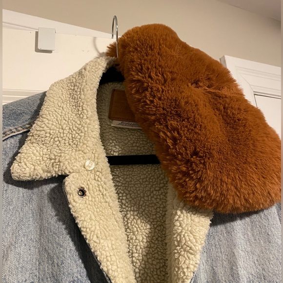 Levi’s Premium Oversized Sherpa Jacket - Picture 5 of 5